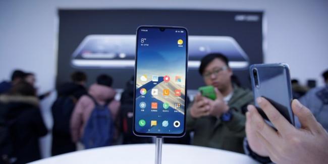 India Pepet Tiongkok Sebagai Pangsa Pasar Smartphone Terbesar