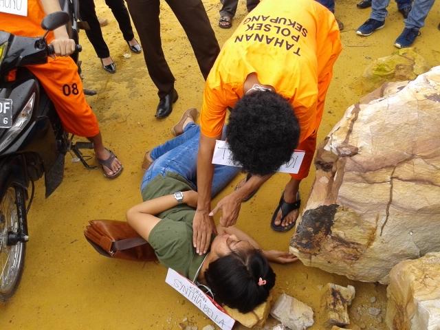 Foto-foto Rekonstruksi Pembunuhan Gadis 15 Tahun Synthia 