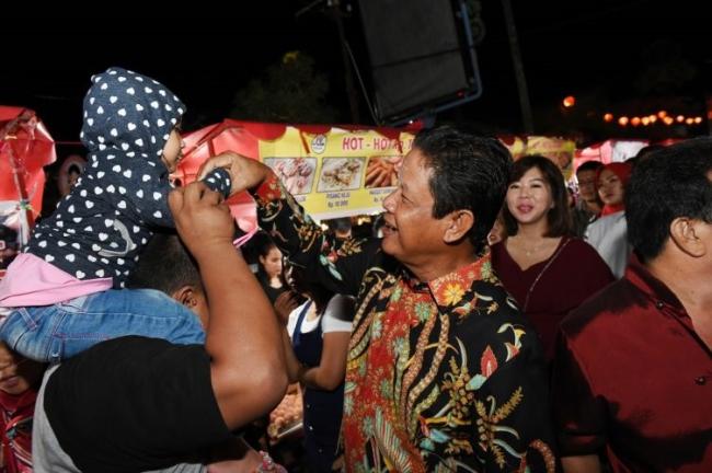 Bazar Imlek Ramai, Wagub Yakin Berdampak pada Perekonomian