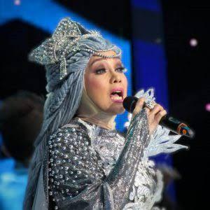 Ribuan Warga Batam Tak Sabar Tunggu Iyeth Bustami