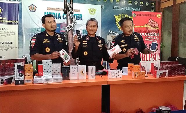 Kisah Penangkapan Satu Kapal Berisi Handphone Selundupan dari Batam