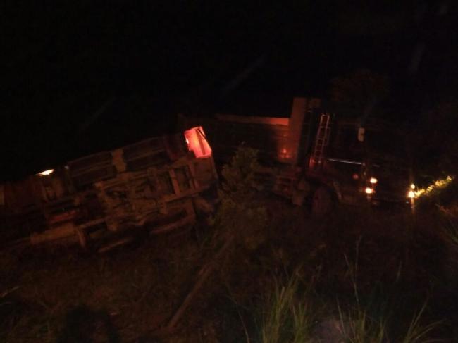 BREAKING NEWS! Dua Truk Masuk Jurang Waduk Mukakuning