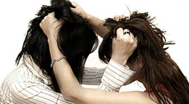 BREAKING NEWS! Terserempet, Dua Pengendara Wanita Baku Hantam