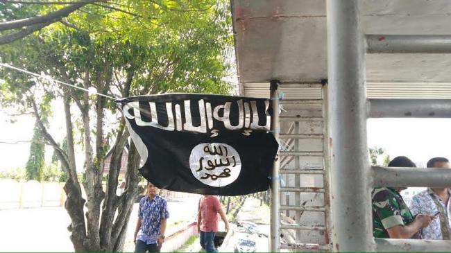Bendera ISIS Berkibar di Taman Makam Pahlawan Padang