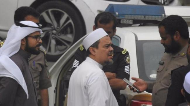 Rizieq Shihab Dibawa ke Kantor Polisi Arab Saudi terkait Bendera