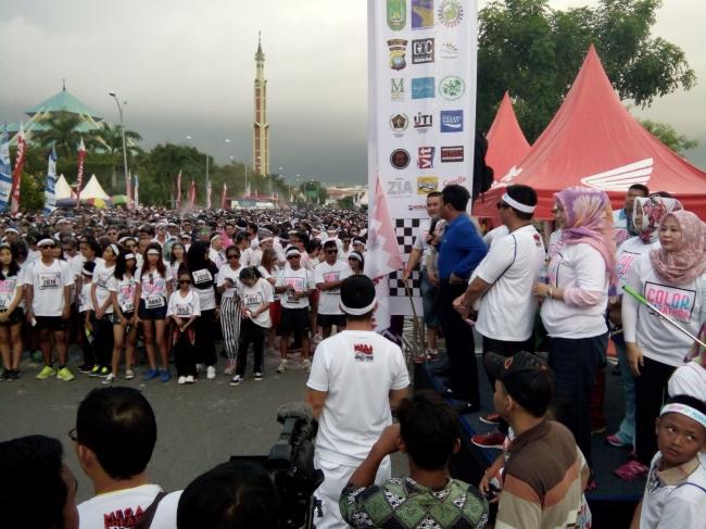 Wali Kota Batam Lepas Pelari Color Marathon di Dataran Engku Putri