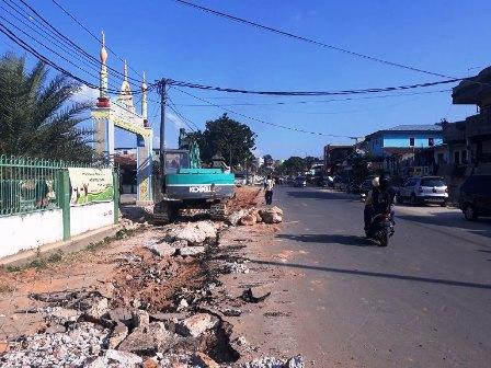 Minim Rambu, Proyek Pelebaran Jalan di Bengkong Bisa Celakakan Warga