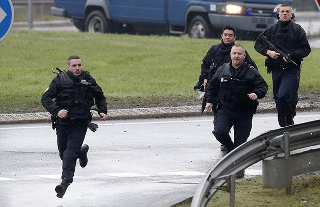 Begini Tegangnya Pengejaran 2 Tersangka Penyerangan Charlie Hebdo