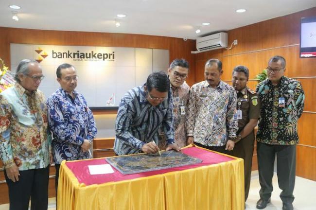 Bupati Resmikan Bank Riau Kepri Tanjunguban, Bintan Dapat Rp 10 M per Tahun