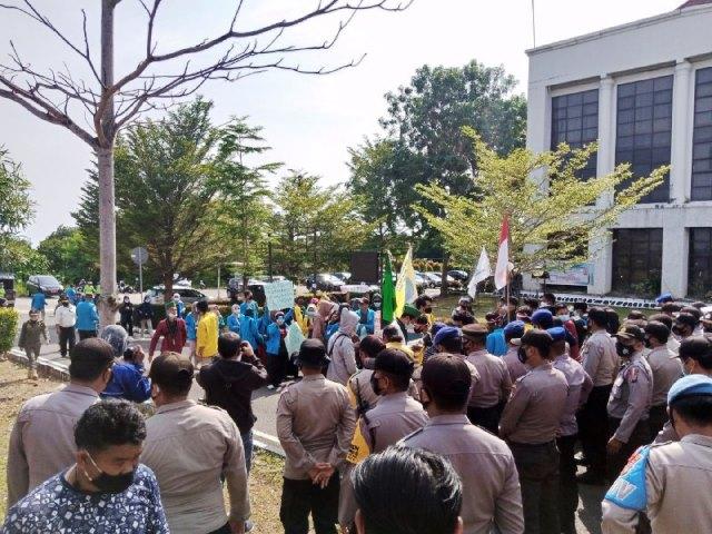 Demo Tolak Omnibus Law, Mahasiswa Kepri Kelabui Aparat Keamanan