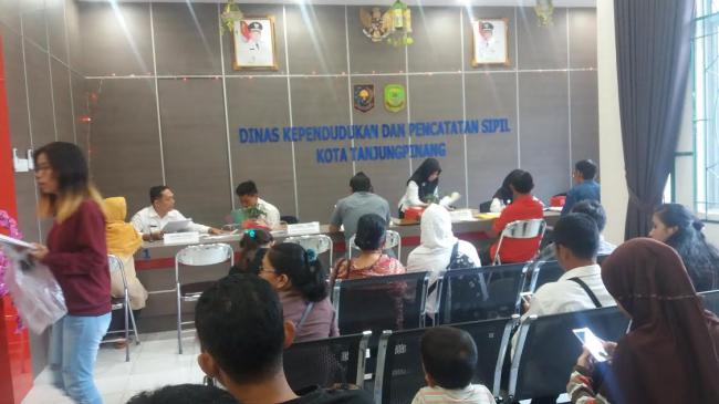 Kritik Masyarakat Memicu Semangat Berubah Disdukcapil Tanjungpinang 
