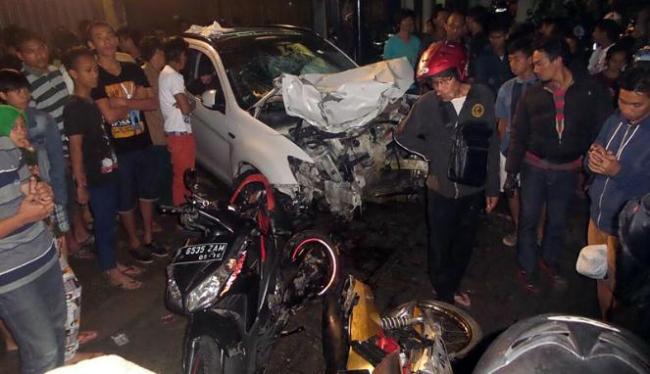 Video Rekaman Kecelakaan Maut Outlander di Pondok Indah