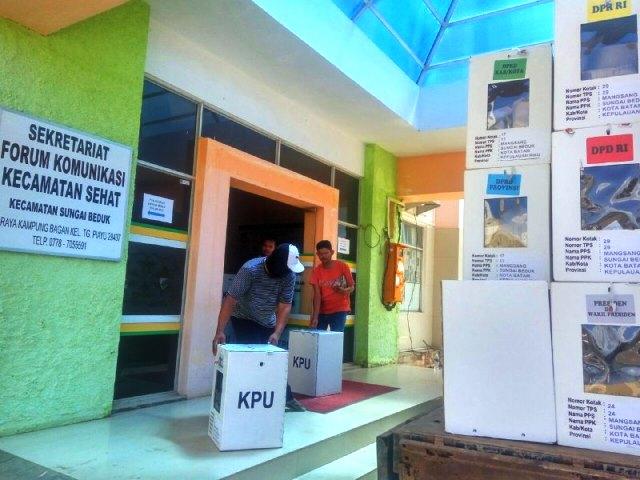 Penghitungan di TPS Hingga Dini Hari, Kotak Suara Baru Masuk ke Kecamatan Sei Beduk Siang Ini