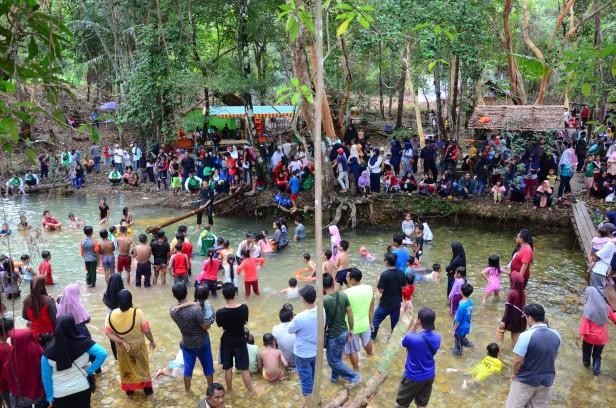 Lubuk Muncong, Destinasi Wisata Menyejukkan di Bumi Bunda Tanah Melayu