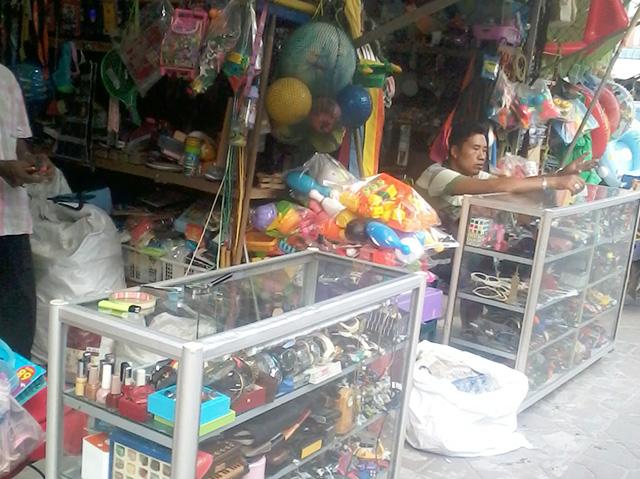 Mainan di Pasar Seken Aviari Ini Diburu Kolektor dari Luar Batam
