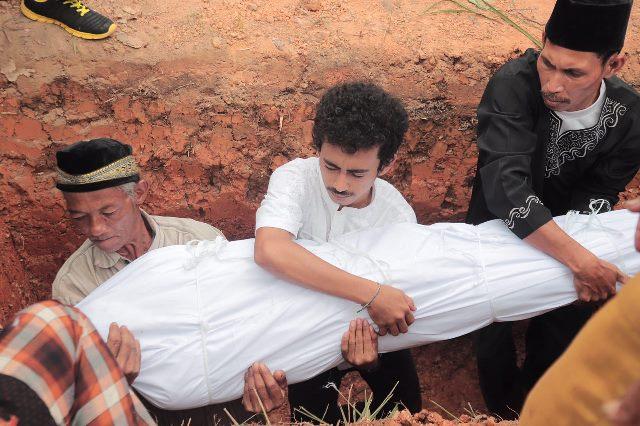 Tangis Ibunda Melepas Kepergian Putra Reza, Ratna: Ampuni Anakku, ya Allah!