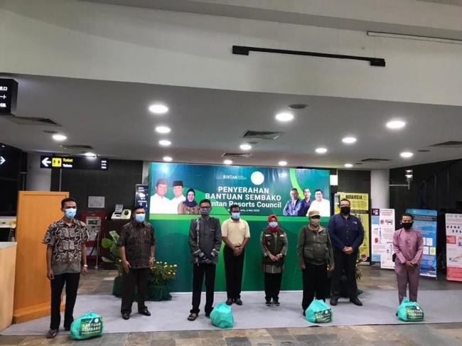 PT BRC, Resort dan Hotel Kawasan Lagoi Salurkan Sembako ke 7 Desa di Bintan