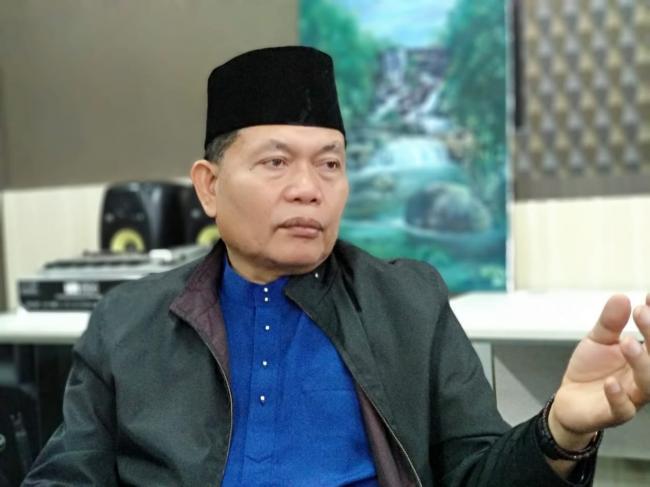 KPK Geledah Kantor Dispar Kepri, Kadispar Buralimar Buru-buru ke Tanjungpinang  