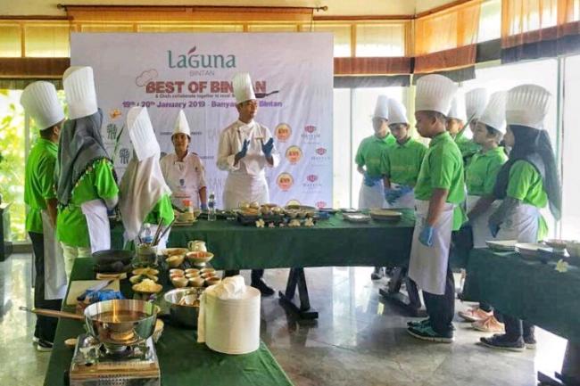  Pelajar Bintan Deg-degan Dilatih Memasak Oleh Chef Internasional
