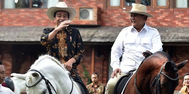 PKS Buru Peretas Jenderal Kardus