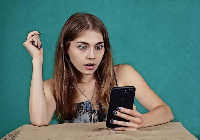 Pinjam Handphone Ibu, Anak Ini Terkejut Isi Riwayat Pencarian Sang Bunda