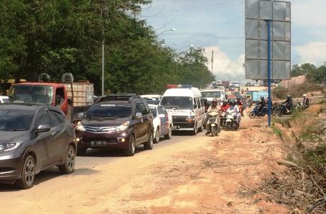 Warga Sayangkan Pohon Ditebang untuk Pelebaran Jalan