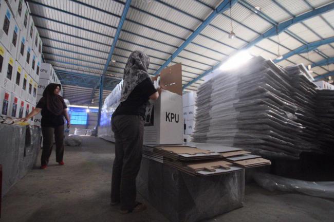 Belasan Ribu Kotak Suara Pemilu di Batam Sudah 75 Persen Dirakit