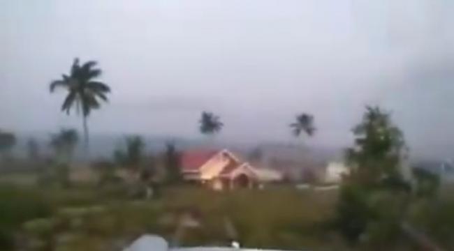 Video: Suasana Mengerikan, Tanah Bergerak di Palu Telan Rumah dan Manusia