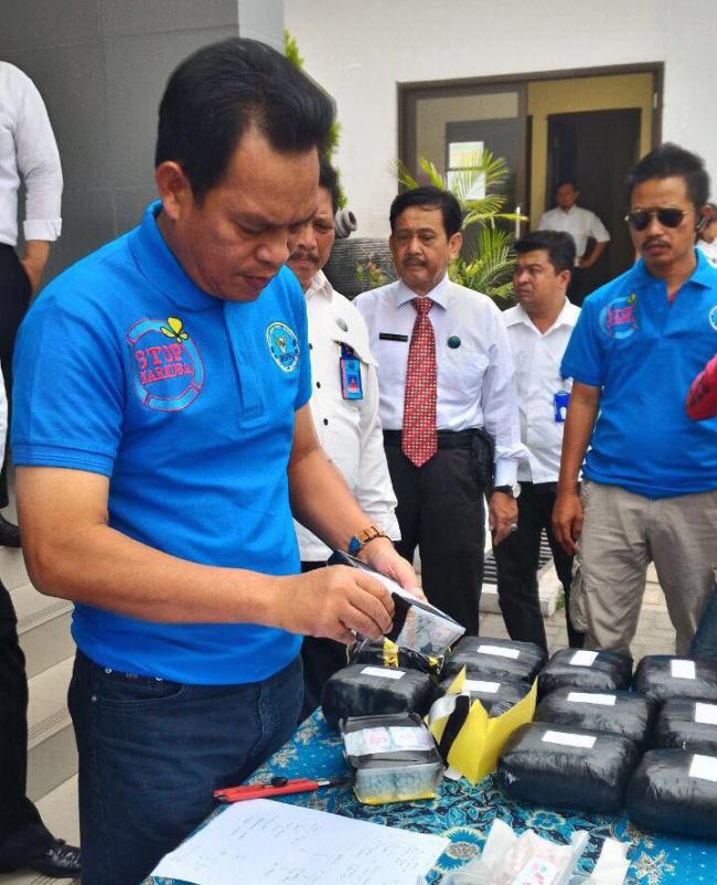 Mantan Kapolda Kepri Sergap Pemilik 11 Kg Sabu dan Ribuan Ekstasi di Medan-Aceh