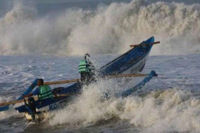 BMKG Imbau Warga Waspadai Gelombang Laut Tinggi Capai 2 Meter