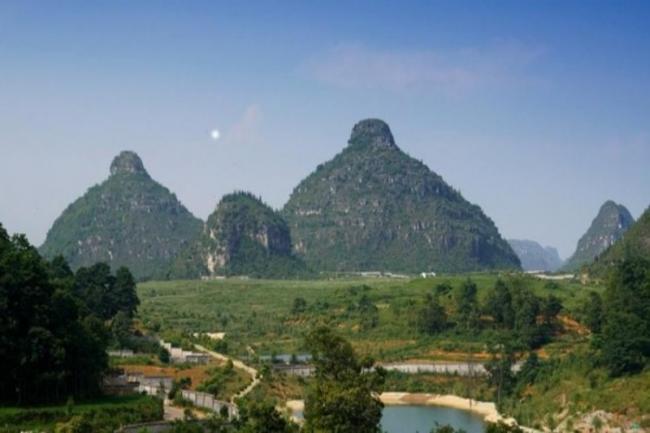 Unik! Di China Ada Gunung Lancip Mirip Payudara
