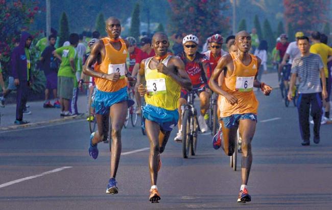 Pelari Kenya Borong Medali 10 K di Tanjungbalai Karimun