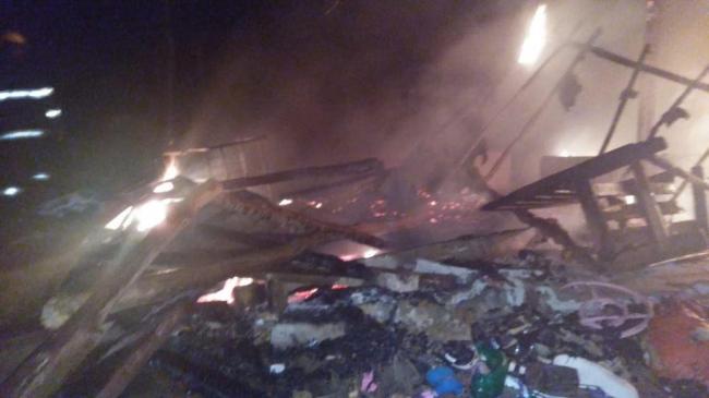 Kebakaran Ludeskan Dua Rumah di TPA Punggur