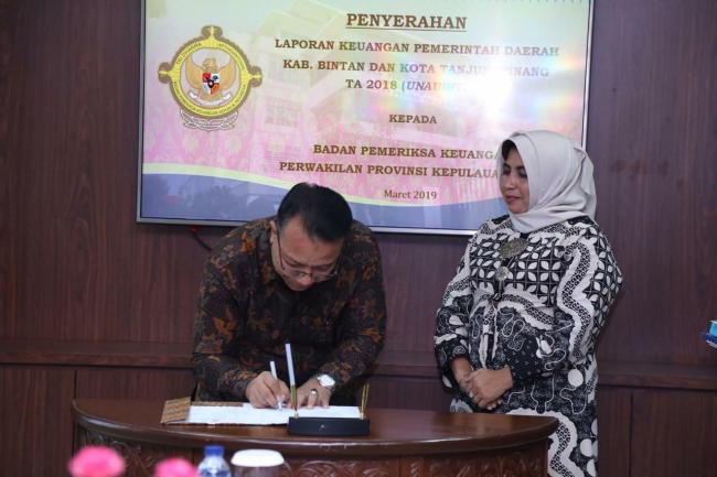 Pemko Tanjungpinang Serahkan LKPD 2018 ke BPK RI Kepri