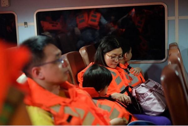13 Foto-foto Dramatis Kecelakaan Kapal Sea Prince Berpenumpang 97 Orang  di Batam