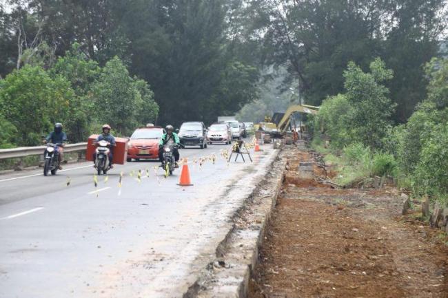 Nyaris Amblas, Jalan Sungai Ladi Dibongkar Lagi 