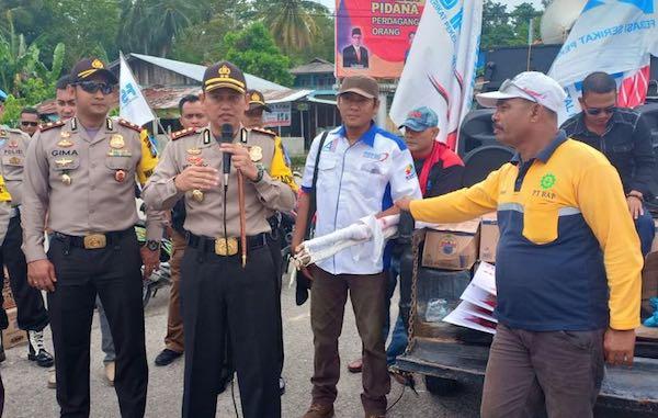 Buruh di Tanjungbalai Karimun Gelar Diskusi Hingga Tarian Maumere