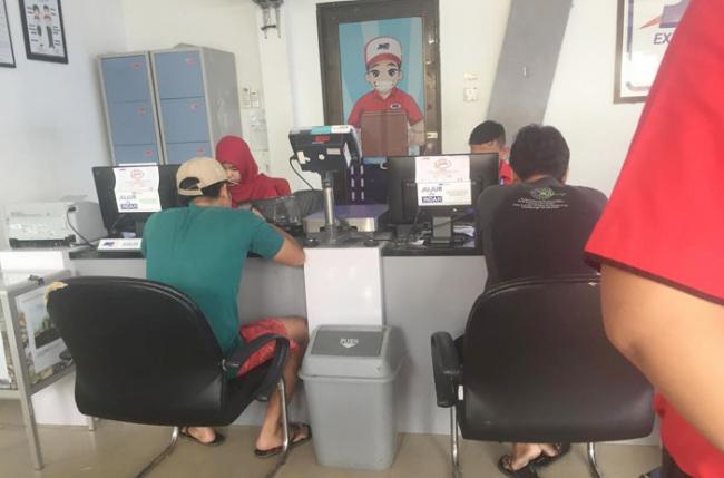 Paket Tertahan, Pelaku Bisnis Online: Kacau Berantakan, Omset Turun