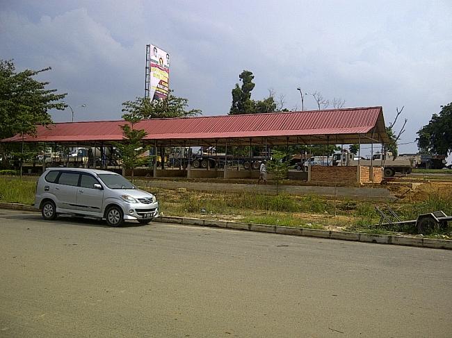 Kios Liar di Taman Depan BMC Bengkong Diduga Langgar Izin BP Batam