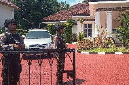 KPK Geledah Rumah Dinas Gubernur Kepri