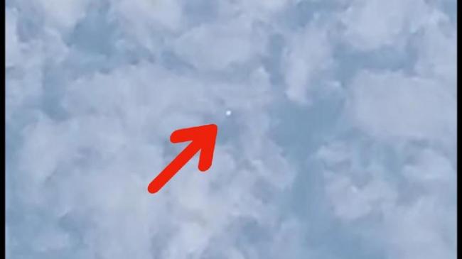 Heboh Penampakan Benda Misterius di Langit Solo 