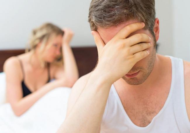 Mempertahankan Sebuah Hubungan Yang Tak Bahagia, Wanita Bodoh Atau Takut?