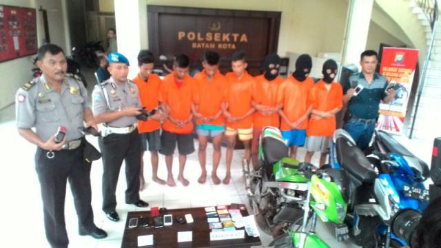 Jual Barang Hasil Jambret, 7 Remaja Ini Pesta Narkoba dan Tidur di Hotel