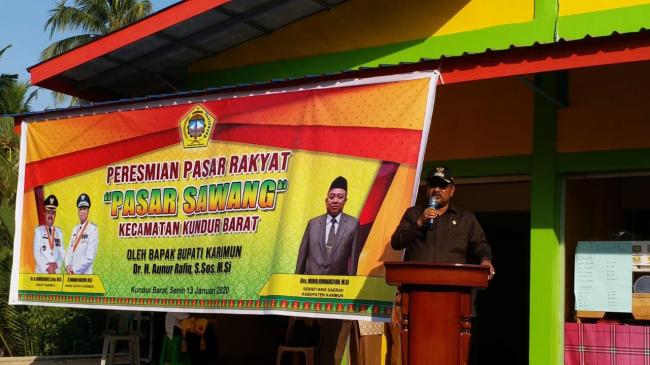 Bupati Aunur Rafiq Resmikan Pasar Sawang yang Baru Direhab