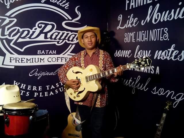 Udah Pernah Coba? Ini Bedanya Ngopi di Cafe Kopi Raya