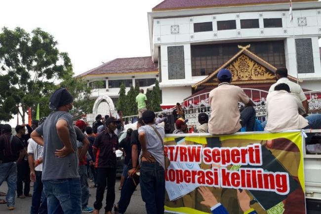 Warga Kampung Tua Protes ke Dewan, Urus Sertifikat Tanah Dikenakan Biaya