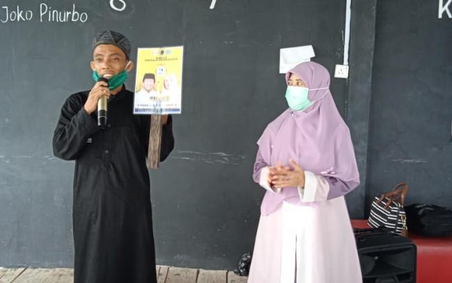 Pria di Tanjungpinang Ini Keliling Kampung Sosialisasikan Paslon INSANI