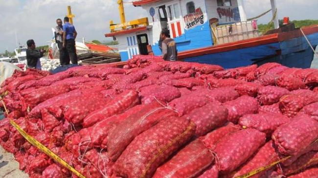 Polair Tangkap Kapal Bermuatan Bawang Ilegal