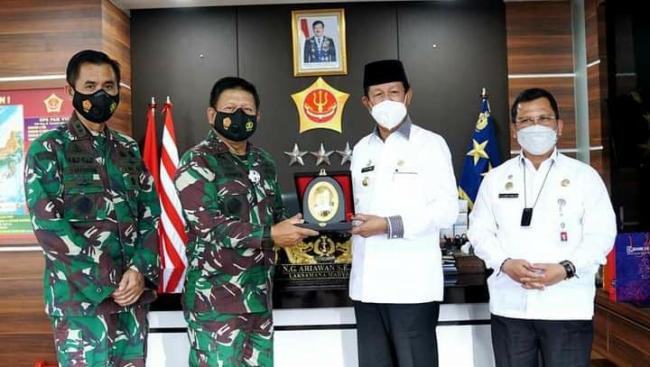 Jelang Akhir Jabatan, Isdianto Bertemu Danlantamal dan Pangkogabwilhan