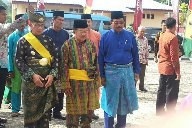 Pemkab Bintan Wajibkan Pegawai Pakai Baju Melayu